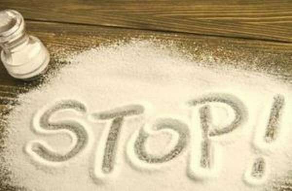 уменьшение количества поваренной соли в рационе