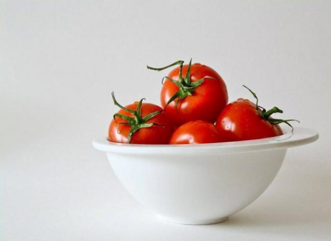 tomatoes-320860_1280-1024x746.jpg
